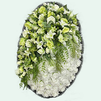 Венок из искусственных цветов